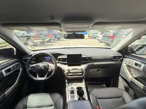 Used 2020 Ford Explorer XLT w/ Equipment Group 202A RWD image 10