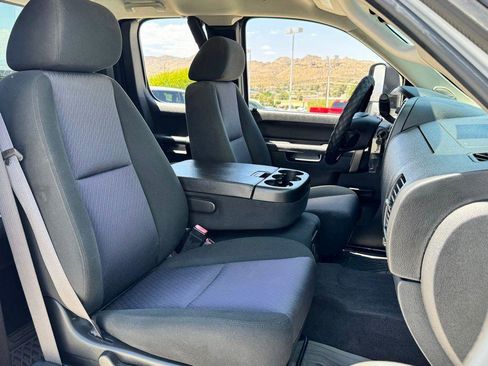 Used 2011 Chevrolet Silverado 2500 LT w/ Interior Plus Package AWD/4WD image 33