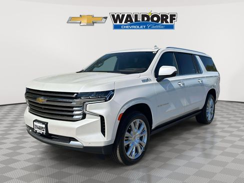 Certified 2023 Chevrolet Suburban High Country w/ Advanced Technology Package image 3