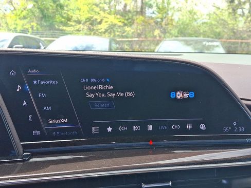 Certified 2024 Cadillac Escalade Premium Luxury Platinum AWD/4WD image 28