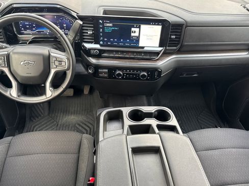 Used 2024 Chevrolet Silverado 1500 RST w/ Z71 Off-Road Package image 10