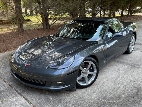 Used 2009 Chevrolet Corvette Coupe RWD image 3