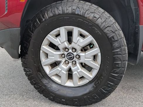 Used 2022 Nissan Frontier SV AWD/4WD image 6