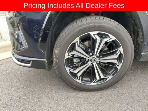 Used 2025 Toyota RAV4 XSE w/ Premium Package AWD/4WD image 2