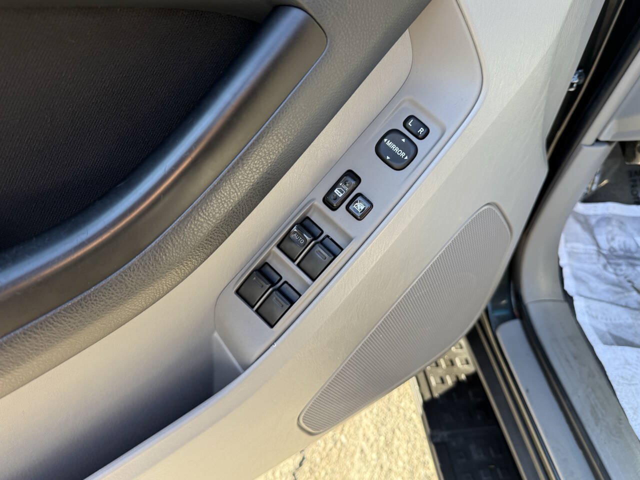 Used 2007 Toyota 4Runner SR5 AWD/4WD image 36