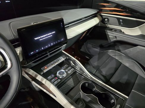 New 2025 Lincoln Nautilus Premier w/ Equipment Group 102A image 23