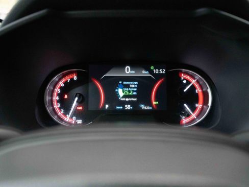 Used 2025 Toyota RAV4 XLE image 16