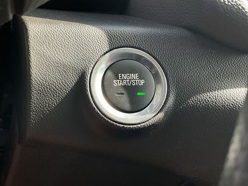 Used 2024 GMC Terrain SLE FWD image 11