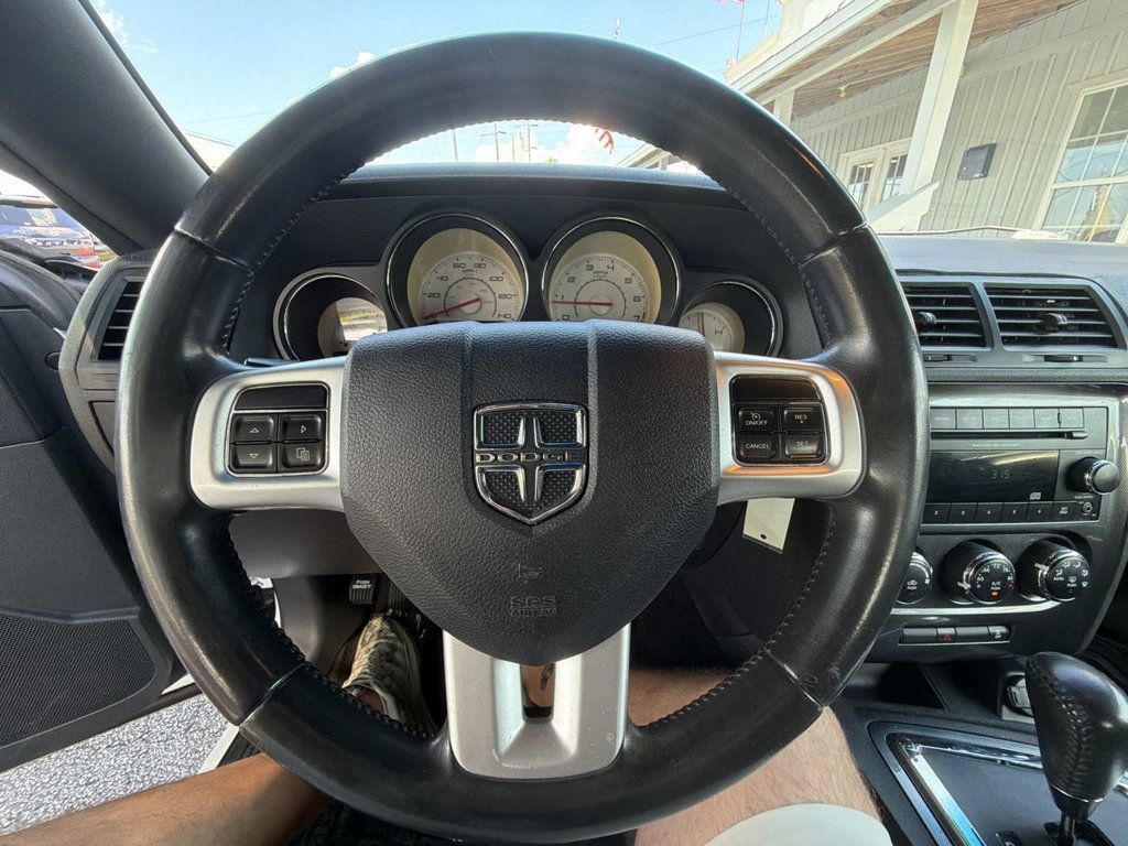 Used 2013 Dodge Challenger SXT RWD image 15