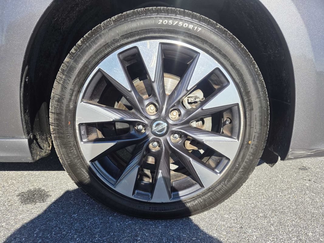 Used 2017 Nissan Sentra SR w/ Driver's Assist Package FWD image 27