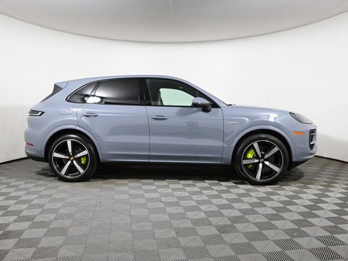 Used 2026 Porsche Cayenne E-Hybrid AWD/4WD image 8