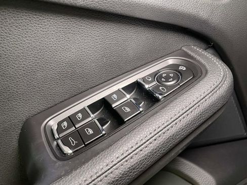 Certified 2024 Porsche Macan AWD/4WD image 37