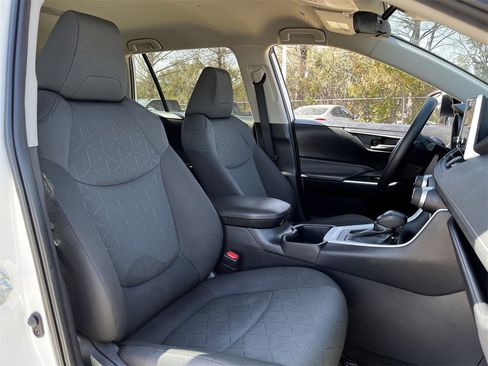 Used 2024 Toyota RAV4 XLE image 25