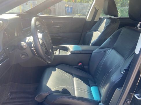 Used 2023 Lexus ES 350 Ultra Luxury FWD image 2