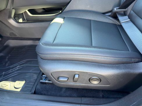 New 2026 Chevrolet Equinox EV LT image 26