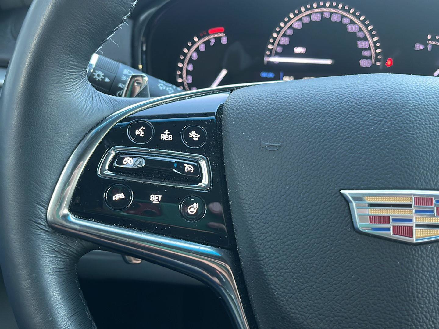 Used 2019 Cadillac CTS Luxury RWD image 8