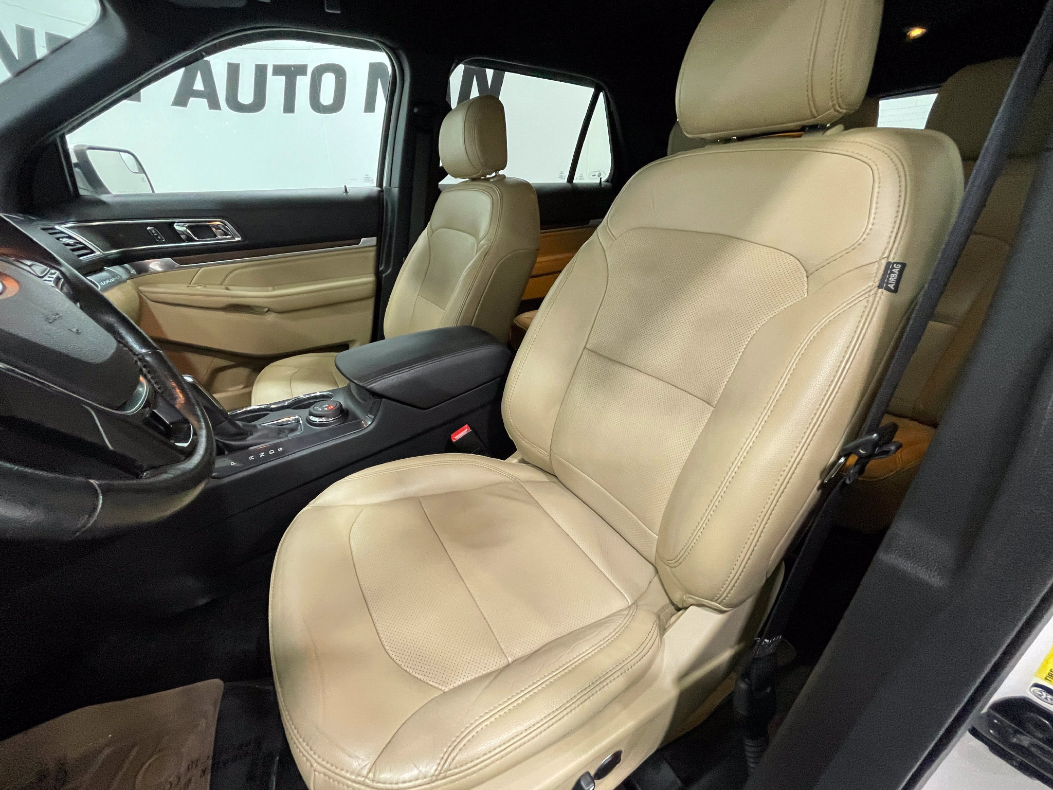 Used 2017 Ford Explorer Limited AWD/4WD image 13