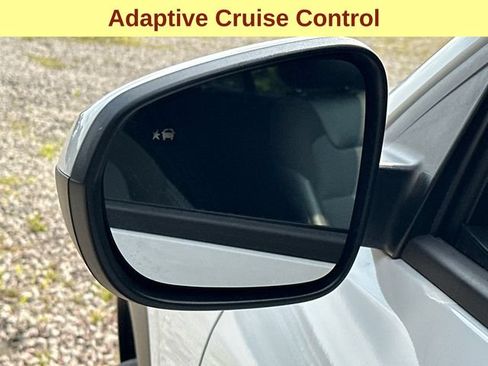 Certified 2024 Chevrolet Trax LT w/ Sunroof Package FWD image 8