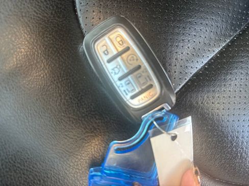 Used 2017 Chrysler Pacifica Touring-L Plus w/ Tire & Wheel Group image 35