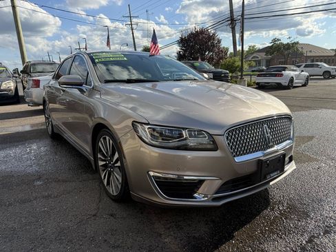 Used 2019 Lincoln MKZ Reserve w/ Luxury Package FWD image 3