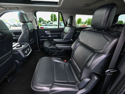 Used 2025 Ford Expedition Max Platinum AWD/4WD image 22