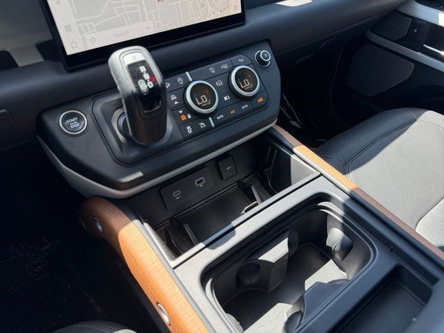 Certified 2023 Land Rover Defender 130 SE AWD/4WD image 24