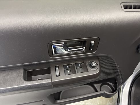 Used 2010 Ford Edge SEL AWD/4WD image 10