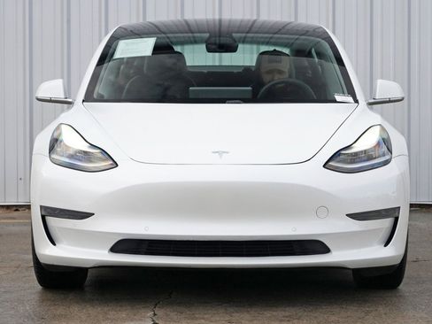 Used 2020 Tesla Model 3 Standard Range Plus image 3