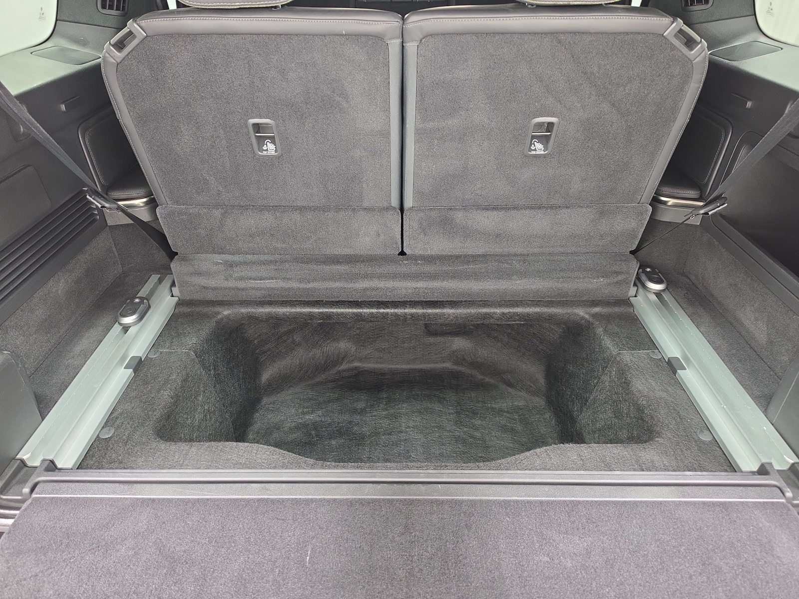 Used 2025 Rivian R1S Adventure Dual AWD/4WD image 26