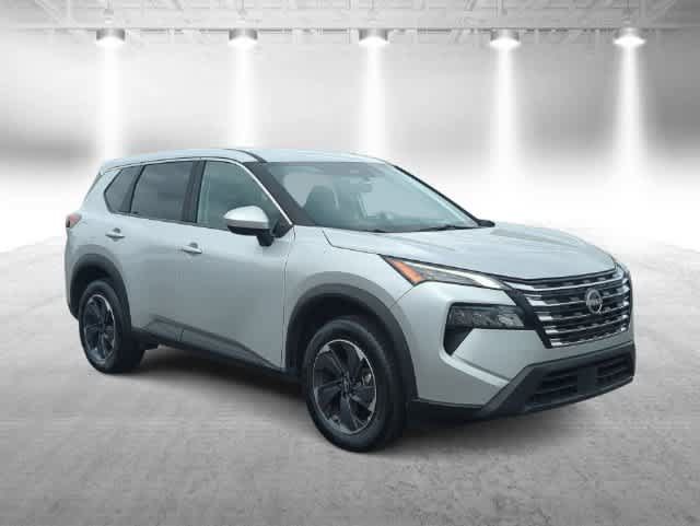 Used 2025 Nissan Rogue SV FWD image 2