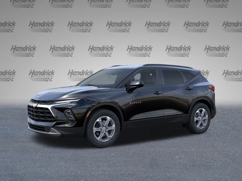New 2025 Chevrolet Blazer LT w/ Convenience Package image 3