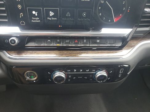 Used 2024 GMC Sierra 1500 SLE image 28