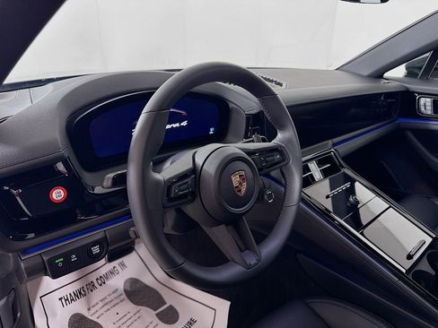 Certified 2025 Porsche Panamera 4 image 4
