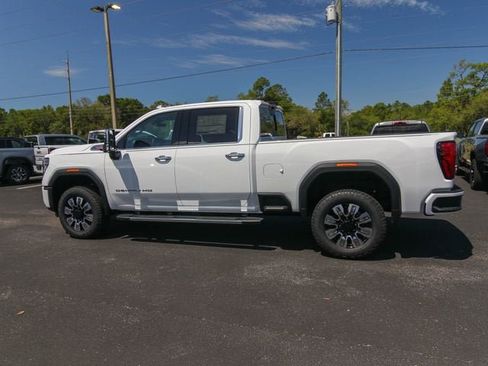 New 2026 GMC Sierra 3500 Denali w/ Denali Reserve Package AWD/4WD image 6