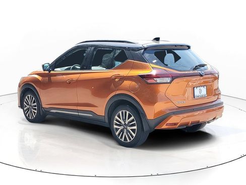 Used 2023 Nissan Kicks SR w/ SR Premium Package FWD image 3