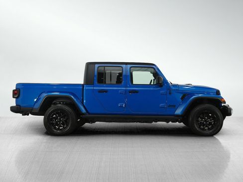 Used 2023 Jeep Gladiator Sport image 6