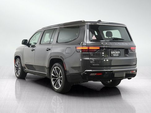 Used 2022 Jeep Wagoneer Series III w/ Premium Group I AWD/4WD image 3