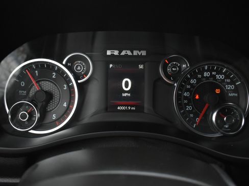 Used 2024 RAM 2500 Big Horn image 31