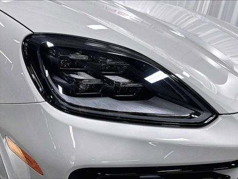 New 2026 Porsche Cayenne AWD/4WD image 12