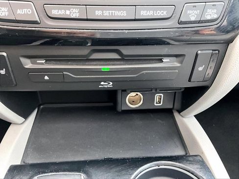 Used 2019 Honda Pilot Touring image 24