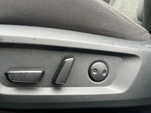 Used 2025 Nissan Rogue SV image 23