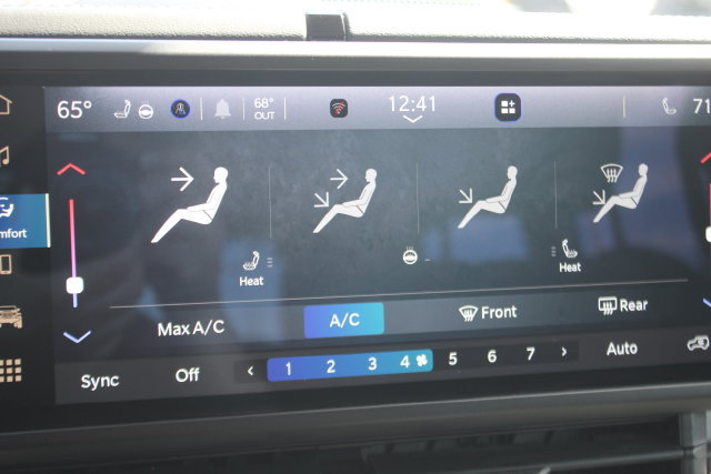 Used 2025 Jeep Wrangler Unlimited Sahara AWD/4WD image 7