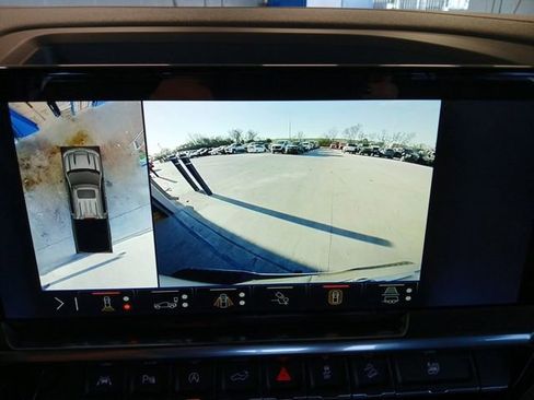 Used 2024 Chevrolet Silverado 1500 High Country w/ Technology Package image 11