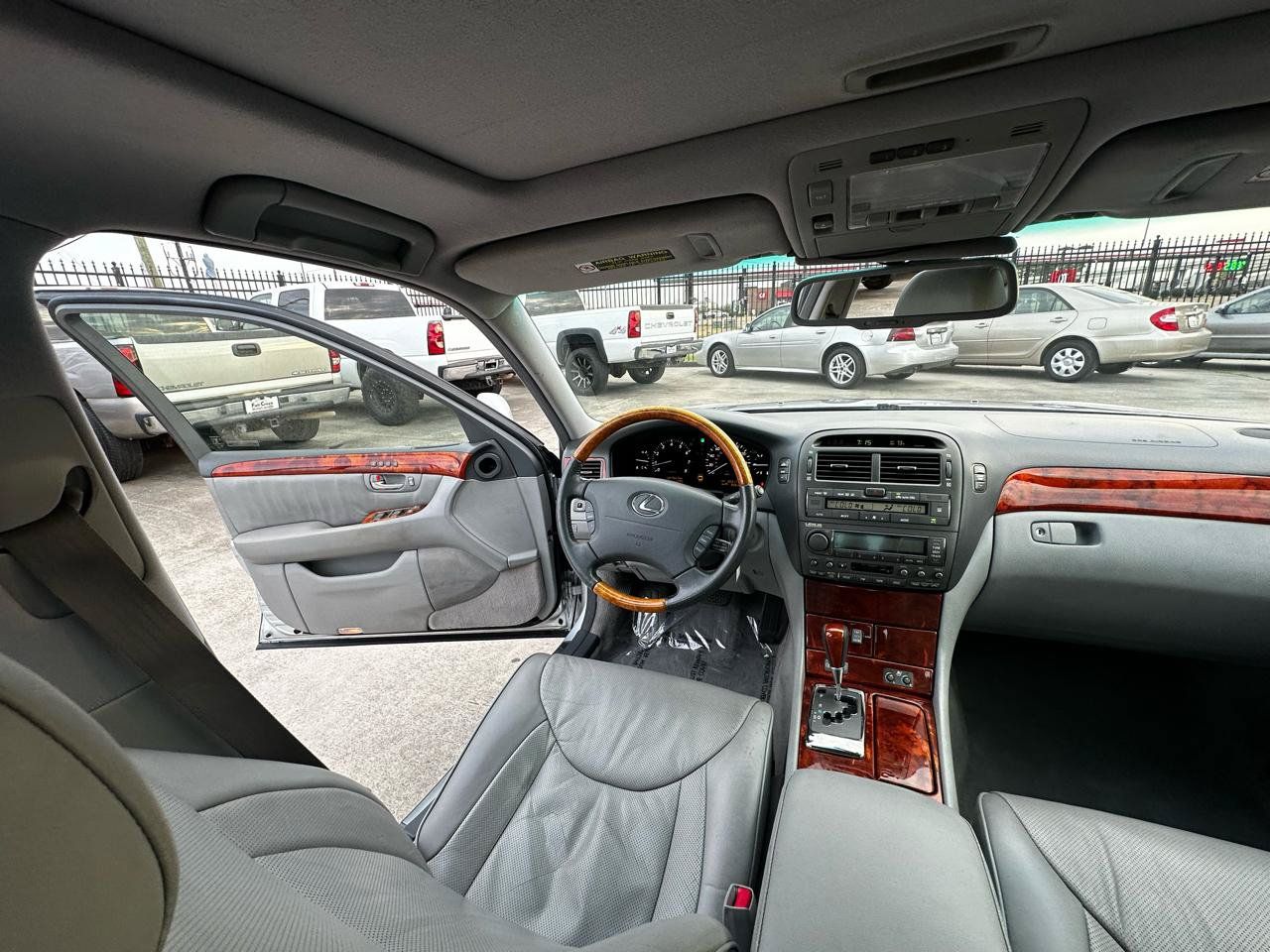 Used 2004 Lexus LS 430 RWD image 39