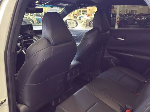 Used 2022 Toyota Venza XLE image 20