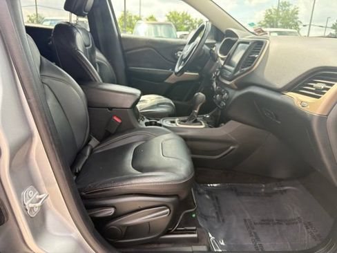 Used 2017 Jeep Cherokee Latitude w/ True North Edition AWD/4WD image 28