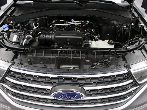 Used 2022 Ford Explorer XLT w/ Equipment Group 202A image 30