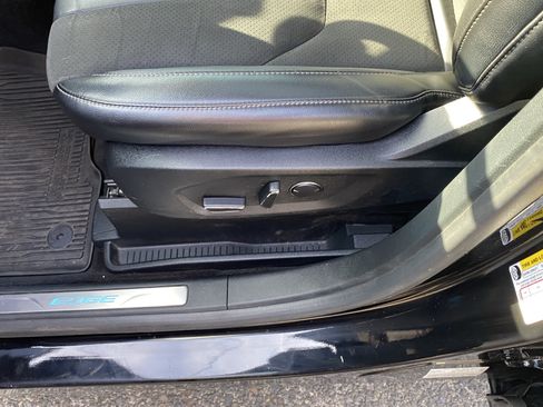 Used 2018 Ford Edge Sport w/ Equipment Group 401A AWD/4WD image 16