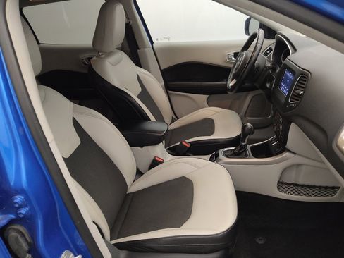 Used 2019 Jeep Compass Latitude FWD image 21