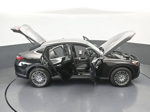 Used 2025 Mercedes-Benz GLC 300 4MATIC image 71
